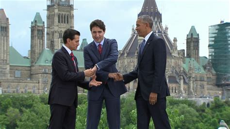 Obama Takes Part In Awkward Three Person Handshake Video Abc News