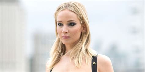 Jennifer Lawrence On Versace Revealing Dress In Cold Controversy J
