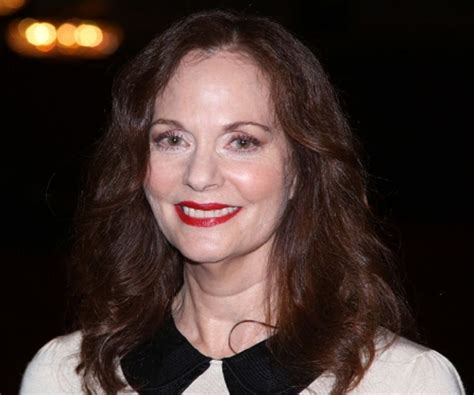 Lesley Ann Warren S Body Measurements Including Breasts Height And Weight Famous Breasts