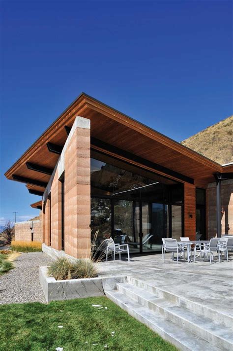 Modern Earth A Rammed Earth House In Wyoming Rammed Earth Homes