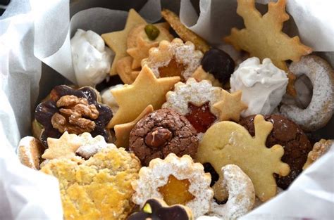 Vanillekipferl austrian vanilla crescent cookies the. traditional austrian christmas cookies | Delicious ...