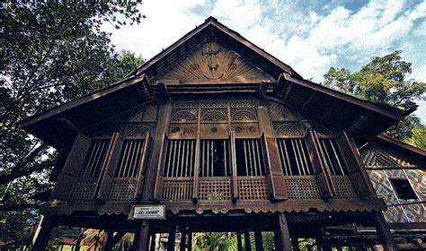 A traditional malay timber house usually in two parts: Casa malaya - Malay house - qaz.wiki