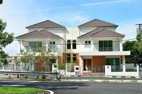 Reka bentuk rumah teres setingkat design terkini. SBS INDAHJAYA DEVELOPMENT SDN BHD: SEMI-D DUA TINGKAT