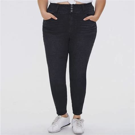 22 Best Plus Size Jeans According To Real Women 2021 The Strategist