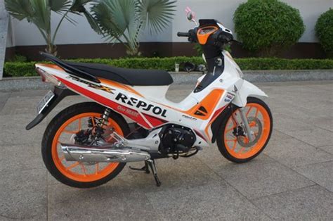 Harga supra x 125 bekas masih terbilang cukup tinggi, sebab honda supra 125 cc ini masih terbilang produksi baru. Simpel, Honda Supra X Pakai Kelir Putih dan Livery Repsol ...