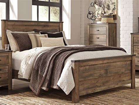 Trinell Rustic Oak Queen Bed Rc Willey Rustic Bedroom Furniture Bedroom Furniture Sets