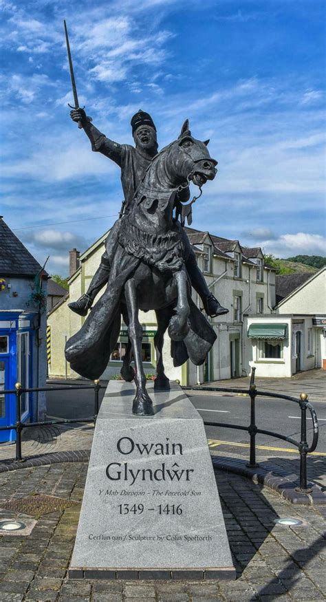 Owain Glyndŵr Statue Corwen Denbighshire Wales Owain Glyndŵr