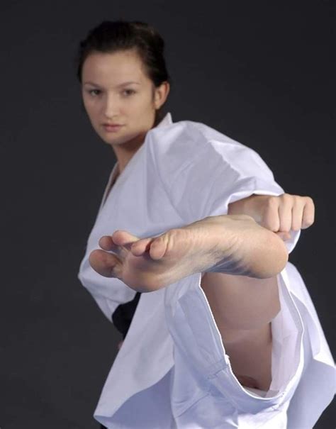 Pin By Виктор On Kicks Martial Arts Women Female Martial Artists Women Karate