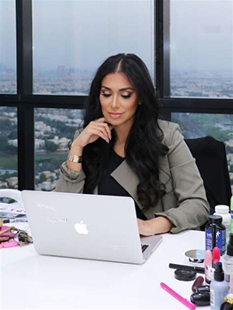 What Its Really Like To Hang Out With International Beauty Mogul Huda