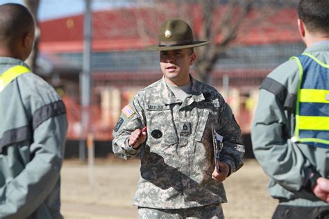 Fort Sill Drill Sergeants Train Others To Take The Trail Article