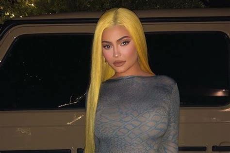 Kylie Jenner Shows Off New Bright Yellow Hair While Celebrating