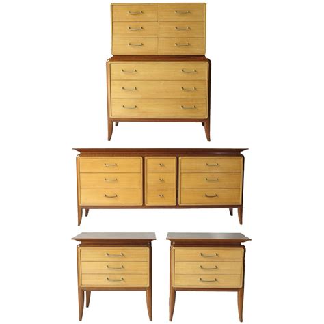 We did not find results for: Mid-Century Bedroom Set Five Pieces For Sale at 1stdibs