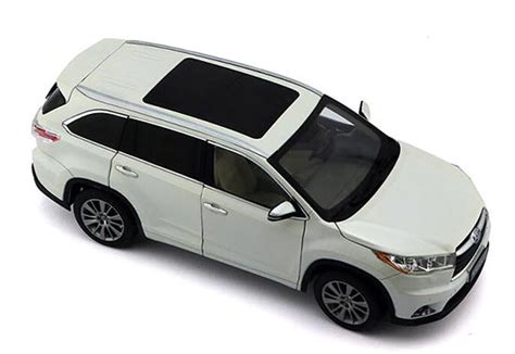 2015 Toyota Highlander 118 Scale Diecast Suv Model Sd01h224