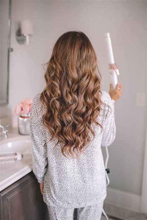 How To Curl Hair With A Curling Wand