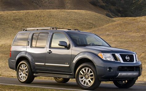 Nissan Pathfinder Photos And Specs Photo Pathfinder Nissan Spec And