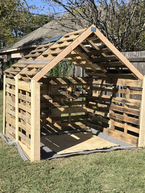 Small Shed Made Of Pallets For My Riding Lawn Mower It Turned Out