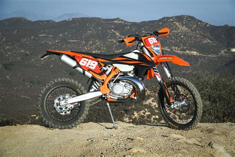 That may sound pointless at first, but as you'll find the 300 is slim, light and simply feels like a racer when you are sitting on it in the garage. First Impression: 2019 KTM 300 XC-W TPI