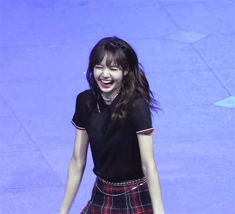 Photos Adorable Lisa At Hanyang University Last Night 180524