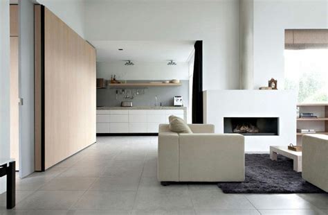 Auf terrassen, in der küche oder auch im flur, wo eine höhere beanspruchung erfolgt, sollte daher mindestens ein produkt aus der abriebgruppe 4 gewählt werden. Bodenfliesen Wohnzimmer - Schöne Ideen für den Wohnzimmerboden