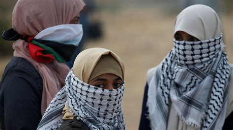 The Palestinian Women At The Forefront Of Gazas Protests Sri Lanka
