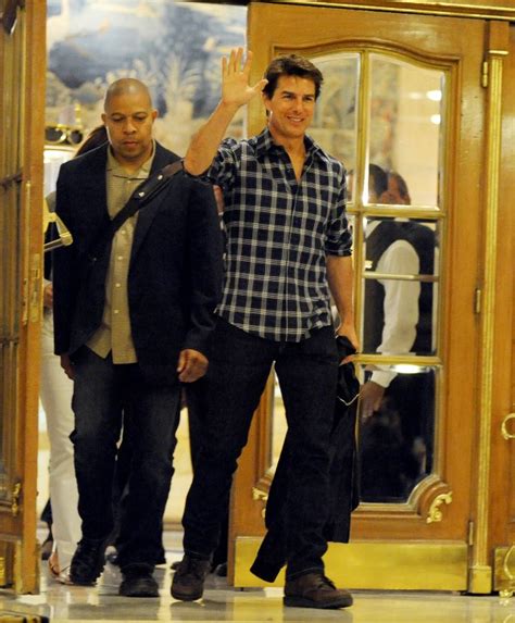tom cruise begins promotion for oblivion in buenos aires lainey gossip entertainment update
