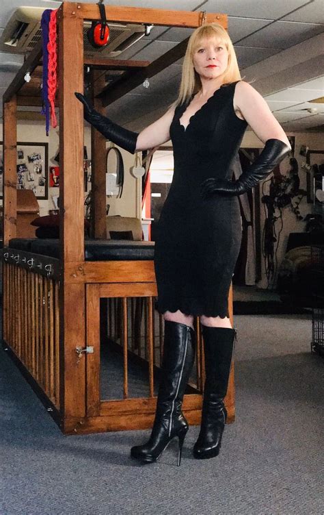 Pin by Berrie on high-Boots | Queen of spades wife, Female, Fashion
