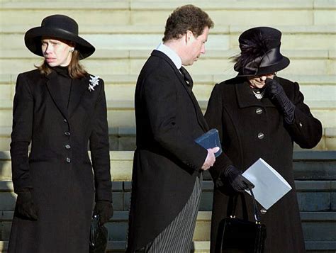 Queen Crying And Linley And Sarah Pictures | Getty Images