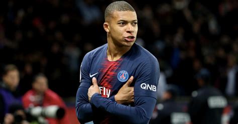 Our kylian mbappe biography tells you facts about his childhood story, early life, family, parents, brothers, girlfriend, wife to be, lifestyle, net worth and personal life. Kylian Mbappe Reveals Arsene Wenger's Reaction When He ...