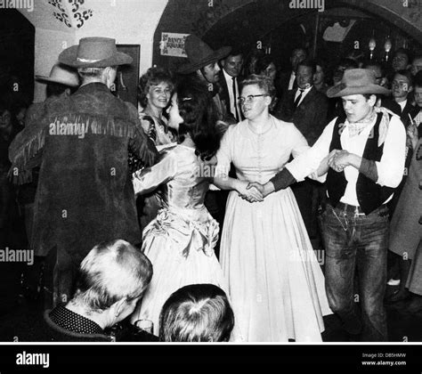 Dance Hall 1960s Hi Res Stock Photography And Images Alamy
