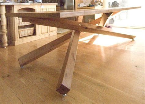 Free woodworking plans and easy free woodworking projects added and updated every day. very cool dining room table | Popular woodworking projects ...