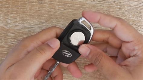 Hyundai I20 Smart Key Battery Replacement Youtube