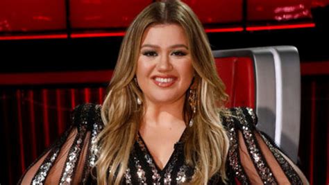 Heres The Real Reason Why Kelly Clarkson Isnt On The Voice This Season Trendradars