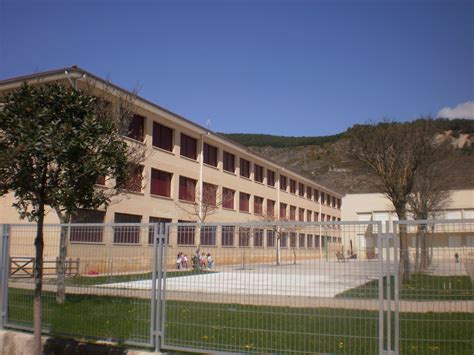 Filecolegio Público Ezcaba Wikimedia Commons