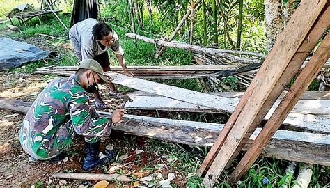 Selain gaji di bawah rp 5 juta, penerima manfaat harus terdaftar sebagai peserta aktif bpjs ketenagakerjaan. Bahagia Saferia Ketika Rumahnya Direnovasi Satga Pamtas Yonif 516/CY