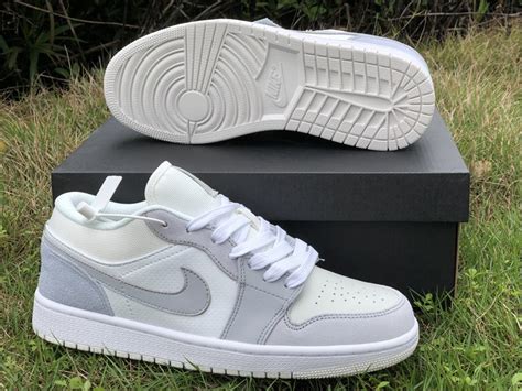 The latest aj1 low release from nike's jordan brand takes inspiration from none other than the fabled streets of paris. 2020 Latest Air Jordan 1 Low Paris For Sale CV3043-100