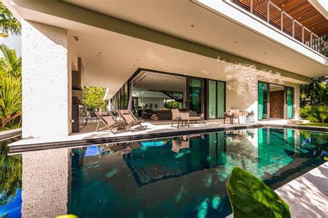 Cantilevered Home With Swimming Pool S Ultimate House Hunt