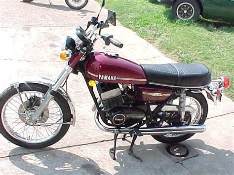 Two stroke, parallel twin cylinder, ypvs capacity: 1974 Yamaha RD 350