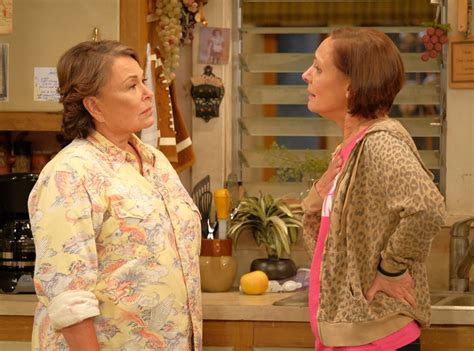 The Return Of Roseanne First Photos From Abcs Revival Features An