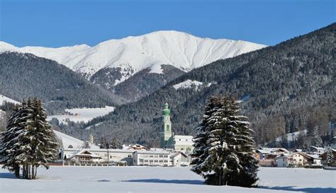 Dobbiaco Paese Val Pusteria Alto Adige E Tirolo Orientale