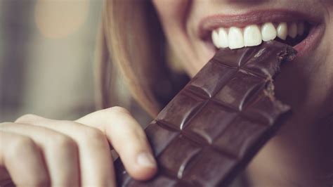 7 Beneficios De Comer Chocolate Negro A Diario