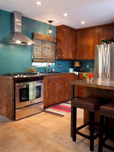 Must see painted kitchen cabinet ideas saltandblues. HGTV's Best Pictures of Kitchen Cabinet Color Ideas From ...