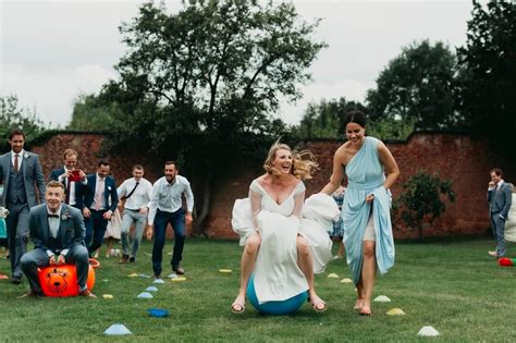 How To Have A Relaxed Wedding For Laid Back Brides 10 Wedding Tips