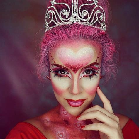 Easy halloween queen of hearts makeup and costume tutorial | racquel stewart queen of hear. Queen Of Hearts Makeup Ideas - Mugeek Vidalondon