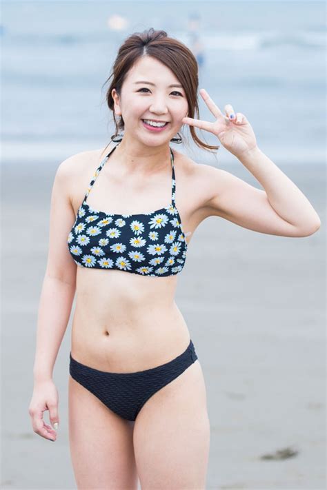 【写真特集】ビーチを彩る真夏の天使！九州の海水浴場で見つけた水着女子全20枚｜ウォーカープラス