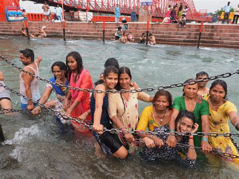 Girls Only Bathing In River Ganga Haridwar Uttarakhand Flickr