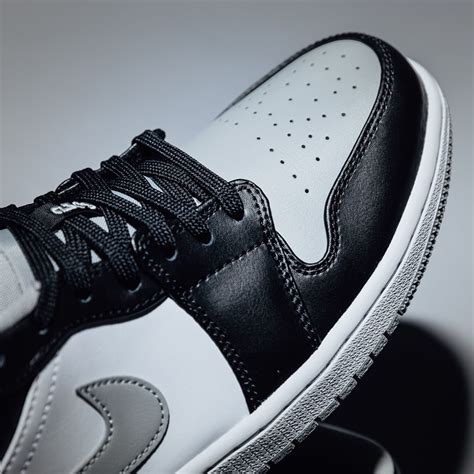 Delivery and processing speeds vary by pricing options. แนะนำรองเท้า Nike Air Jordan 1 LOW "SMOKE GREY" รองเท้าบาส ...