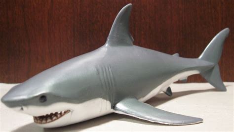The Toyseum Great White Shark Papo Figure