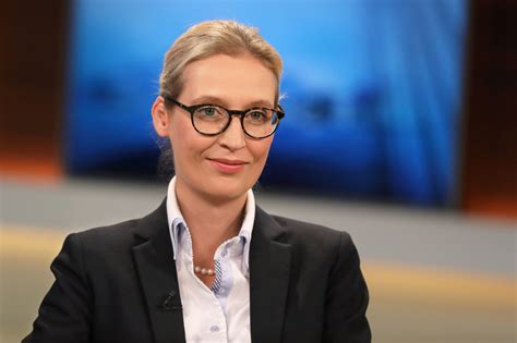 Es wird eng für alice weidel. Ich gebe offen und ehrlich zu, Frau Dr. Alice Weidel ist ...