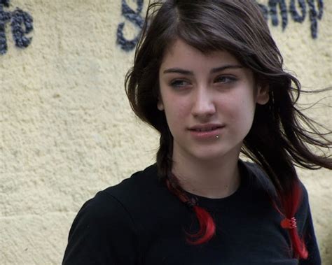 Неузнаваеми са Вижте как изглеждат известните турски актриси С и БЕЗ