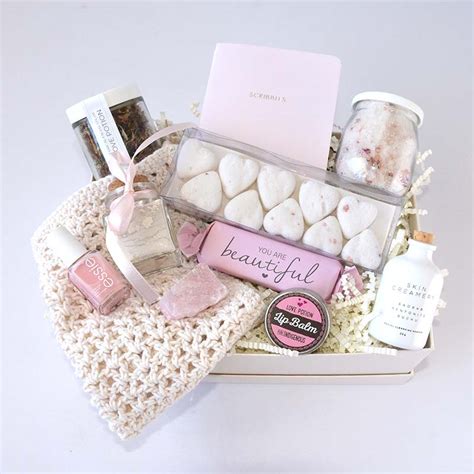 From delicious chocolate boxes to hampers and giftsets, we've got you covered. Pamper Hamper Gift for Her Deluxe | Gifts by Fusspot